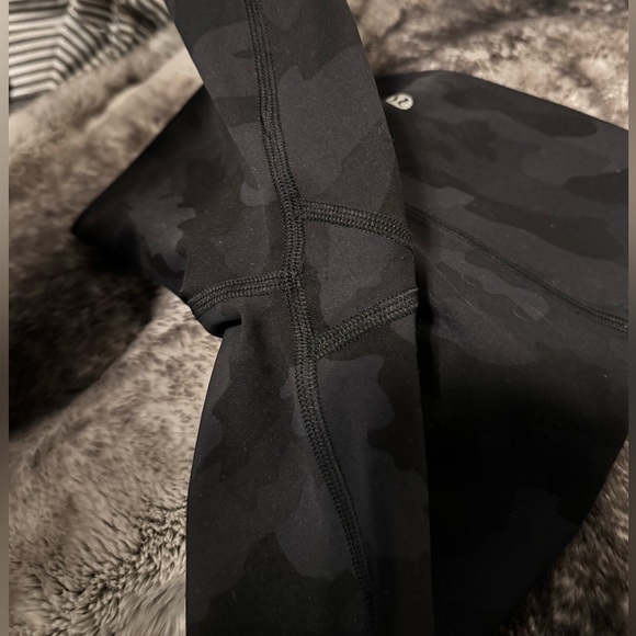 NWOT LULULEMON WUNDER TRAIN HR TIGHT 25” SIZE 4 - Picture 2 of 3